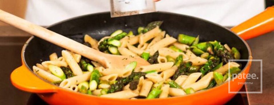 Легкие пенне со спаржей и копченым лососем - Шаг 5