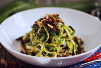 Спагетти из цуккини с лимонным соусом