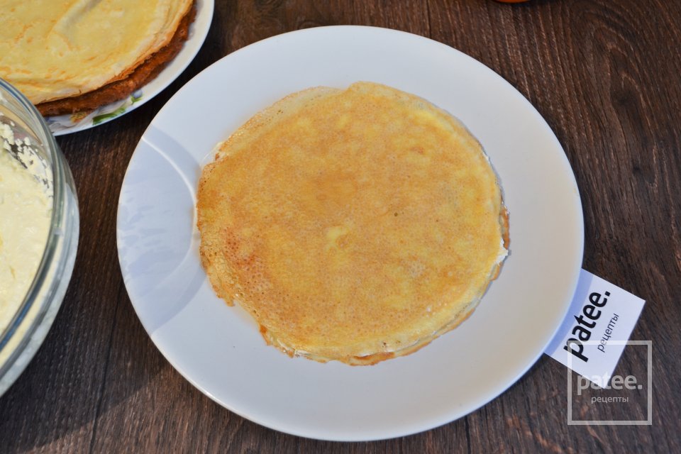 Блинный торт с нежным кремом и фруктами - Шаг 9