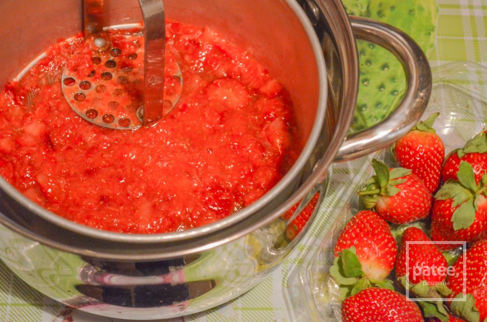 Шоколадно-клубничный торт - Шаг 2