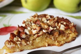 Пирог "Желтенький" с яблоками (на желтках)