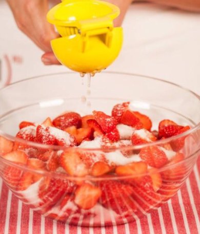 Кекс с клубникой и сливками - Шаг 9