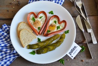 Романтическая яичница в сосиске