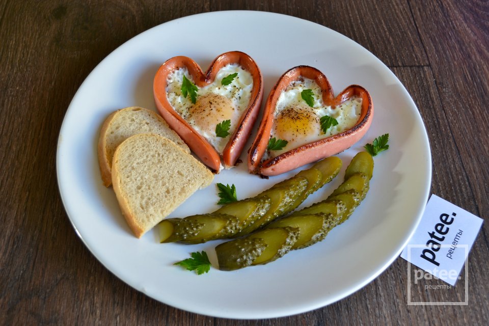 Романтическая яичница в сосиске - Шаг 11