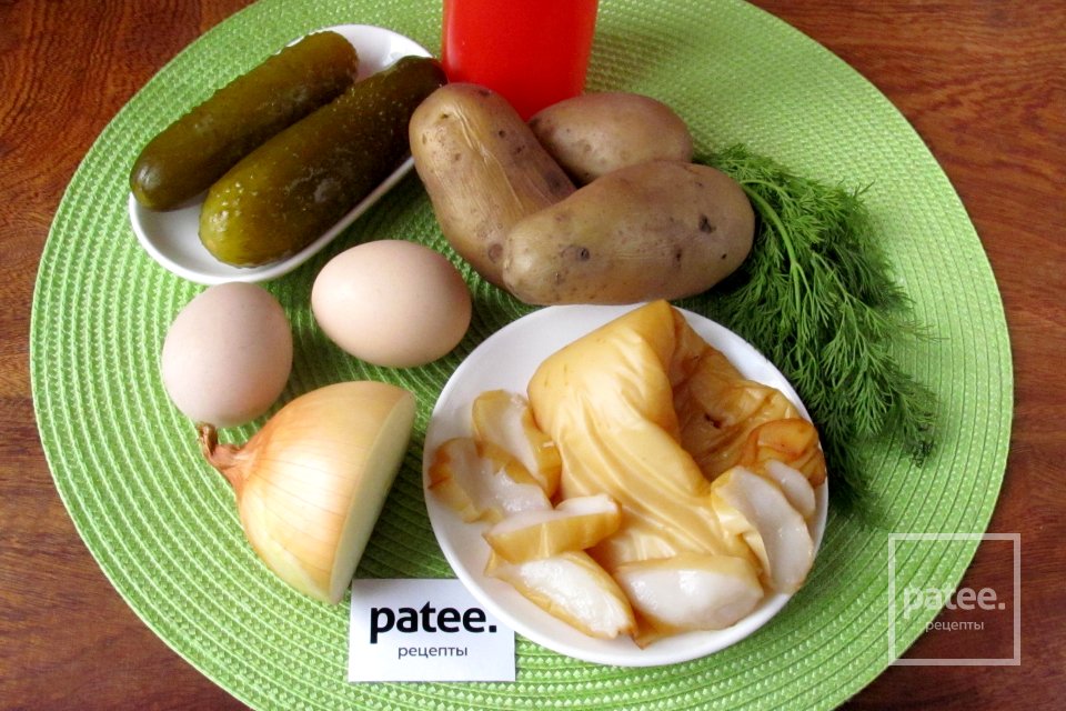 Салат с копчёным кальмаром и картофелем - Шаг 1