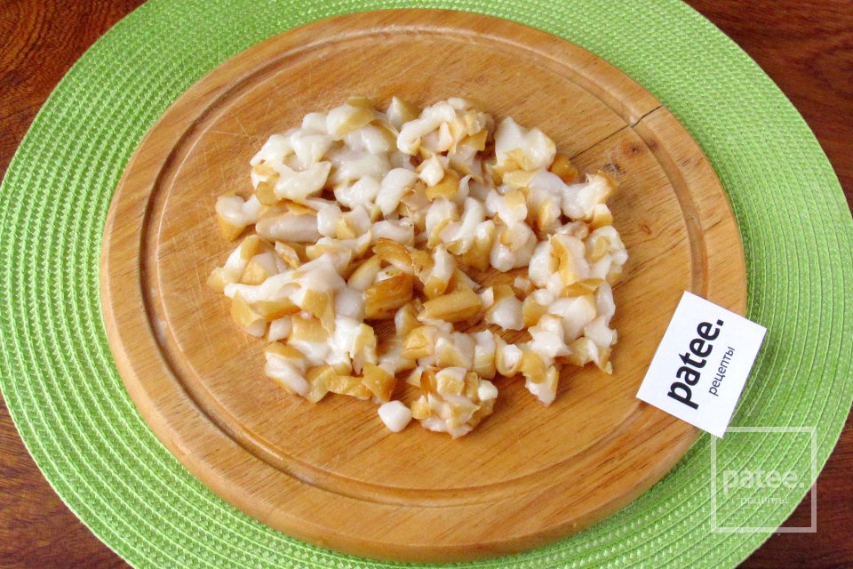 Салат с копчёным кальмаром и картофелем - Шаг 5