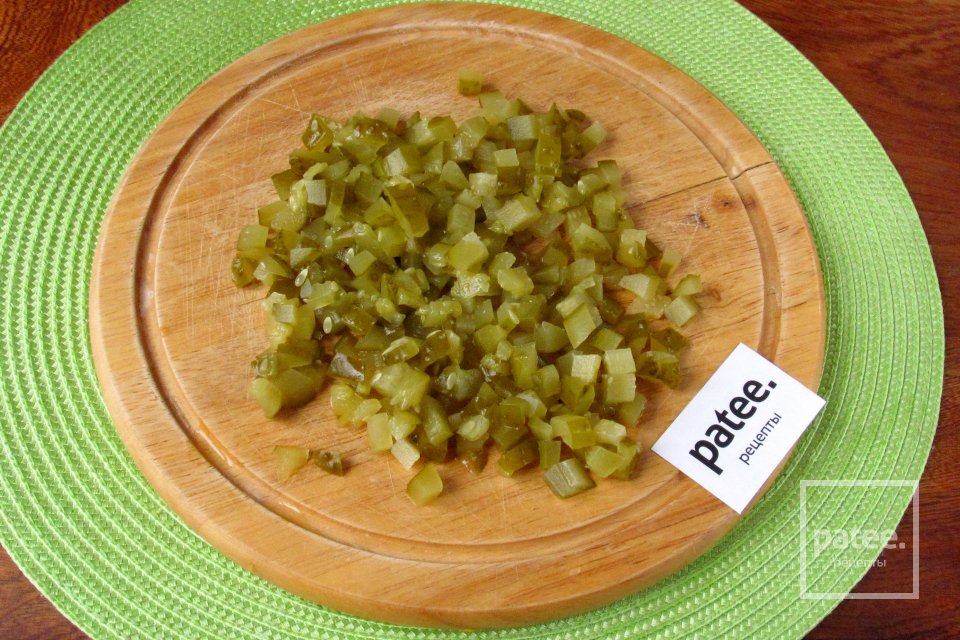 Салат с копчёным кальмаром и картофелем - Шаг 6