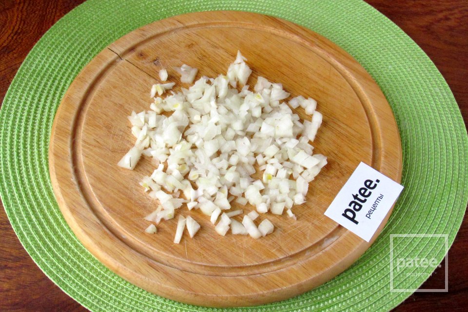 Салат с копчёным кальмаром и картофелем - Шаг 7