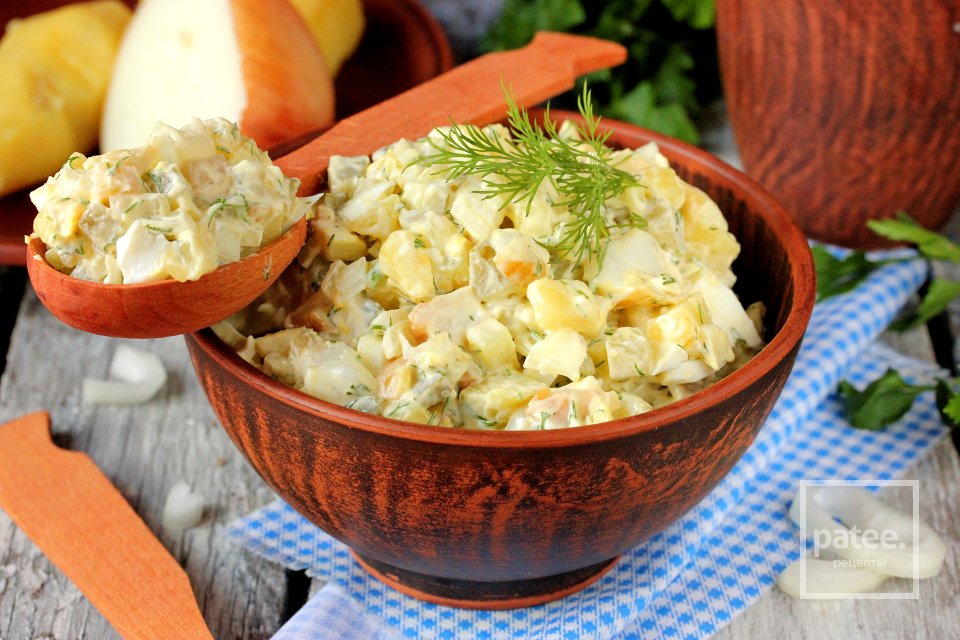 Салат с копчёным кальмаром и картофелем - Шаг 13