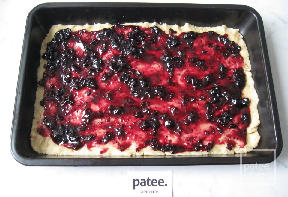 Кухен с черничным джемом и орехами - Шаг 11