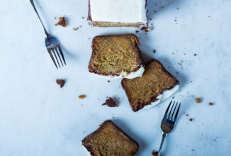 Морковный пирог с глазурью из сливочного сыра