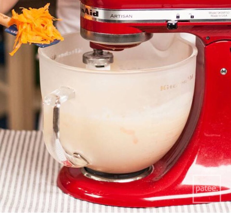 Морковный пирог с глазурью из сливочного сыра - Шаг 5