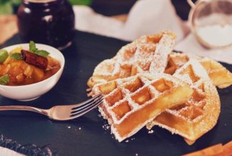 Воздушные вафли с яблочным чатни