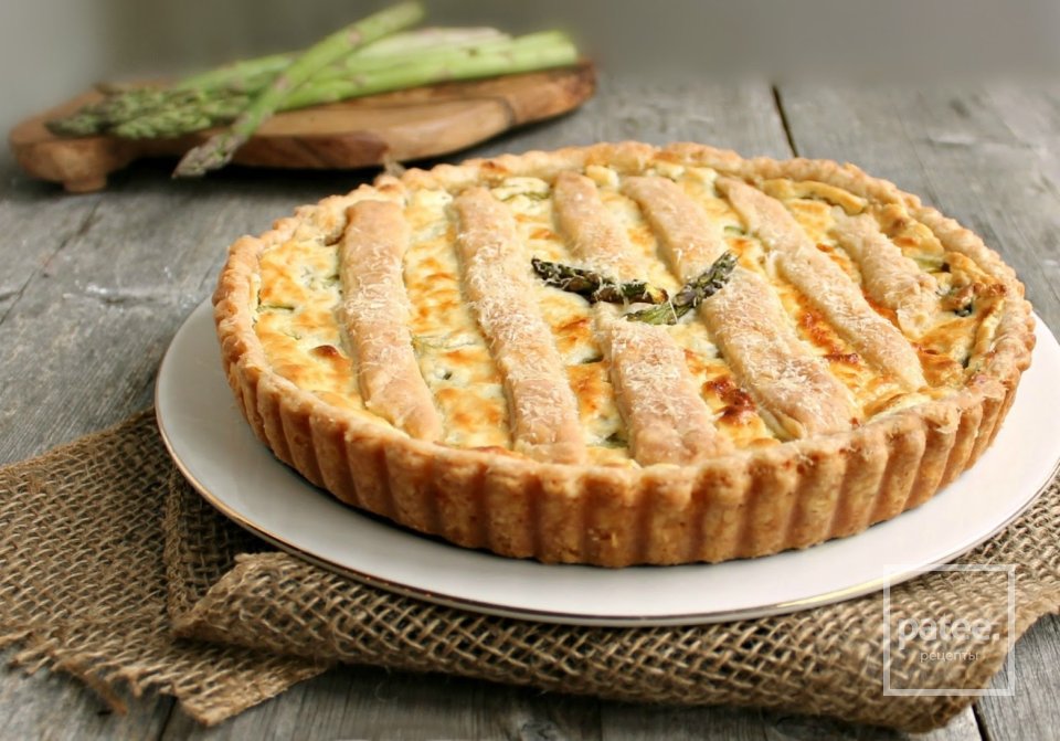 Пирог с зеленым луком и яйцом - Шаг 8