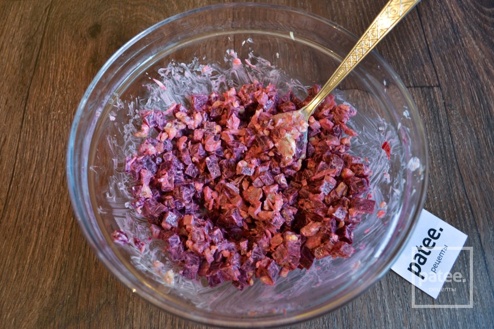 Салат со свеклой и курицей - Шаг 10