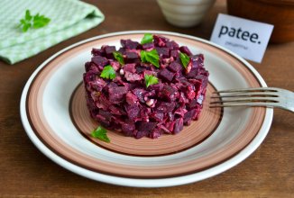 Салат со свеклой и курицей