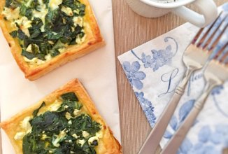 Слойки со шпинатом и брынзой