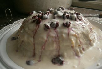 Блинный торт с консервированной вишней