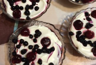 Вишнёво-черничный тирамису