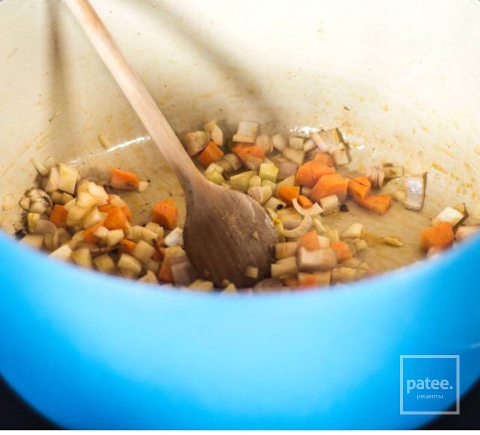 Тушеные мидии с креветками и чесночным хлебом - Шаг 3