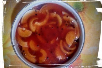 Сельдь с луком маринованная в томатном соусе