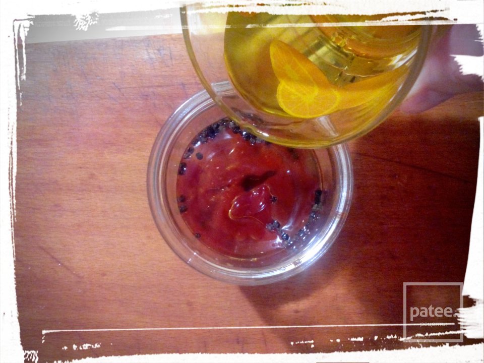 Сельдь с луком маринованная в томатном соусе - Шаг 6