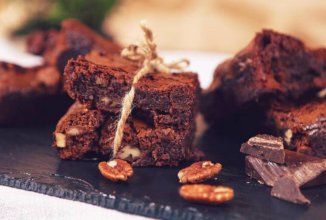 Шоколадные брауни с орехом пекан