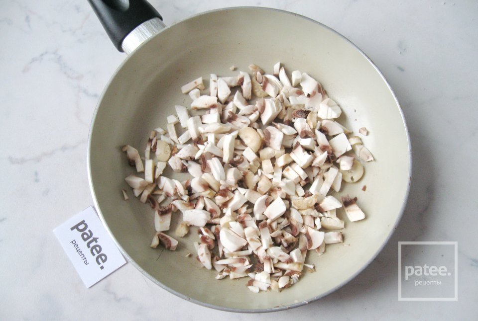 Котлеты с грибами и плавленым сыром - Шаг 7