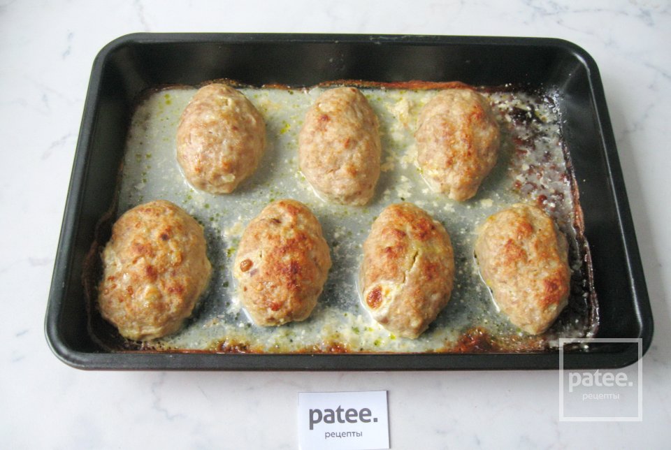 Котлеты с грибами и плавленым сыром - Шаг 12