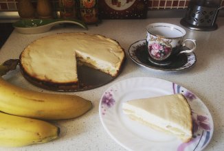 Нежный и вкусный десерт с твороженно банановой начинкой. Так и тает во рту.