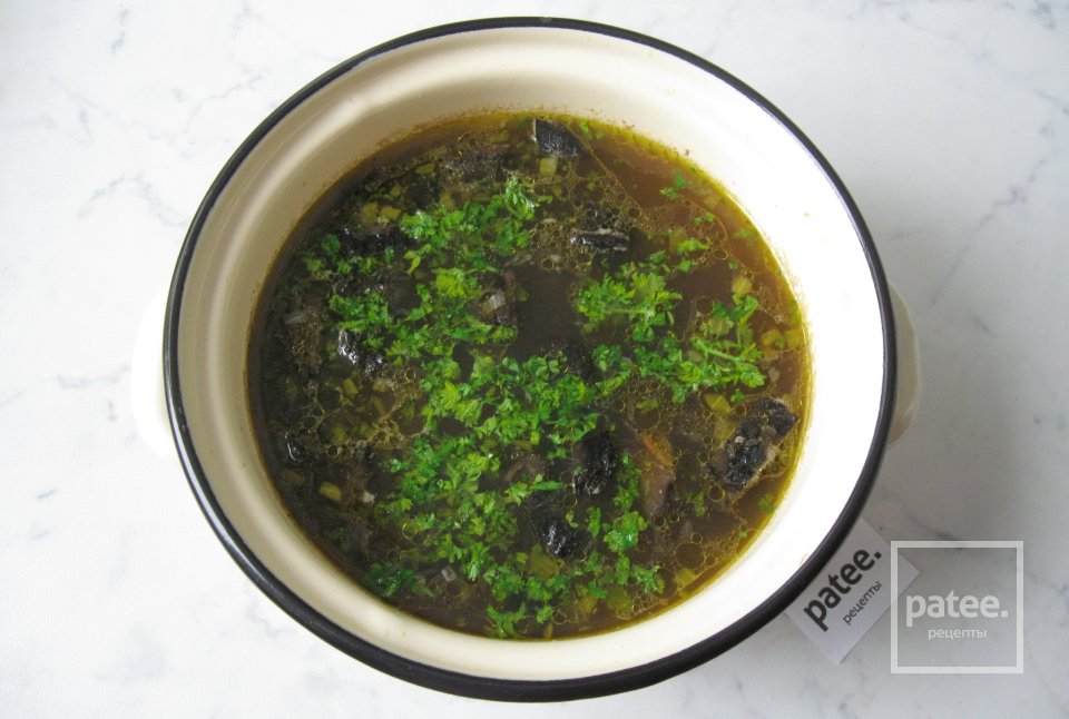Суп с фасолью и сухими грибами - Шаг 10