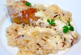 Курица с чесноком на рисовой подушке