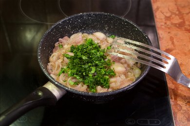 СТЕЙК С ГРАНАТОВО-ЛУКОВЫМ СОУСОМ И ТОПИНАМБУРОМ - приготовление