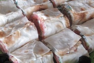 Рулетики с сёмгой и сыром Филадельфия