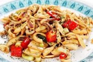 Салат из курицы с грибами и сельдереем