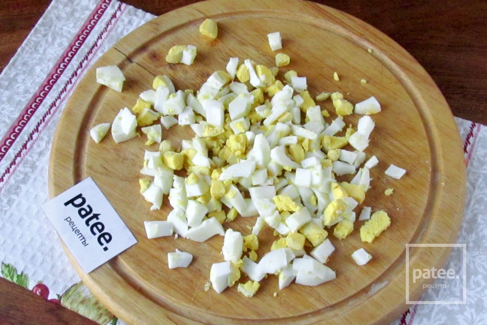 Салат с морковью и колбасой - Шаг 4