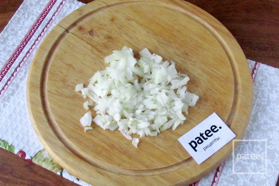 Салат с морковью и колбасой - Шаг 5