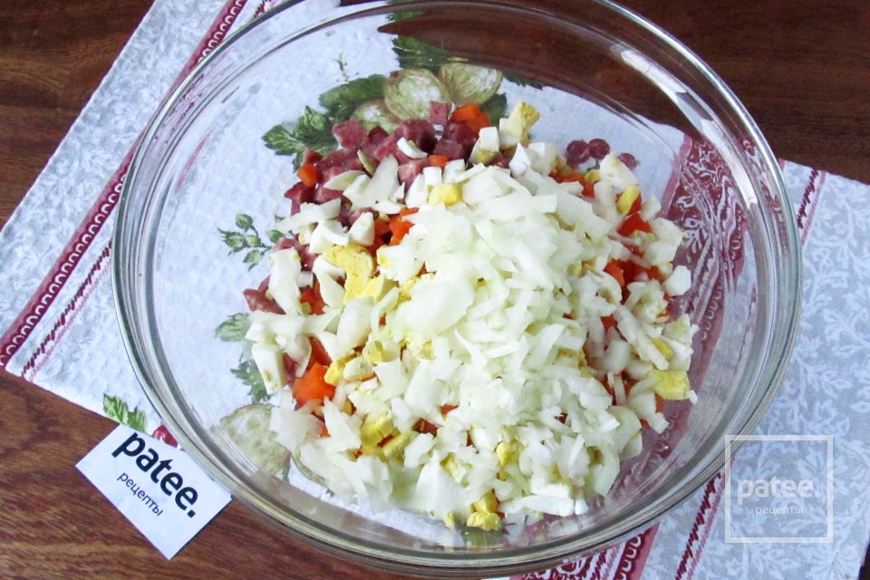 Салат с морковью и колбасой - Шаг 10