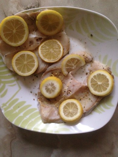 Стейк акулы под сырным соусом - Шаг 1