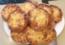 Ватрушки с ветчиной  под сыром