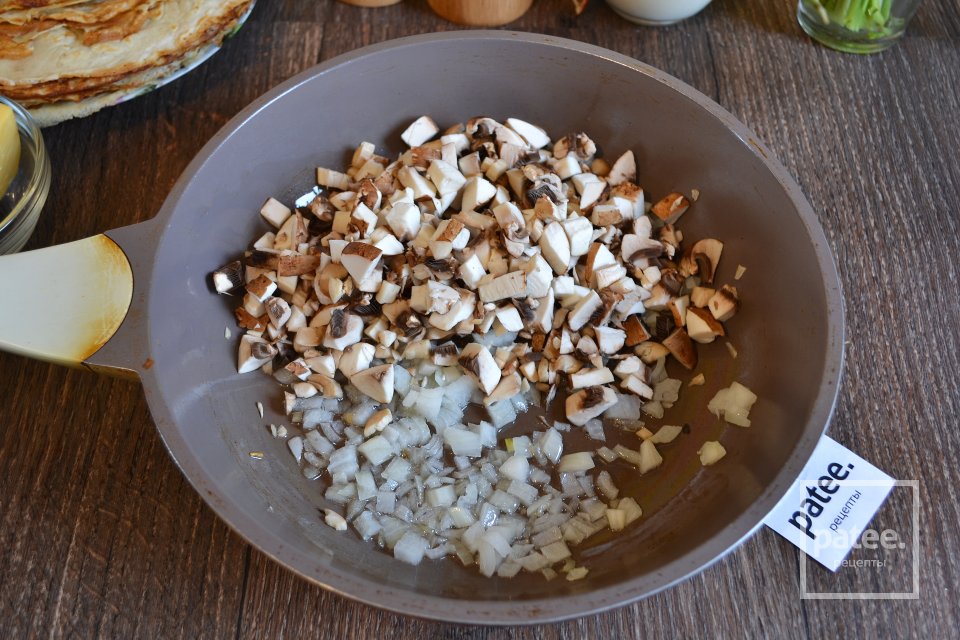 Блинчики с начинкой грибной жюльен - Шаг 4