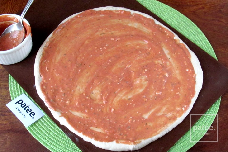 Пицца с перепелиными яйцами - Шаг 8