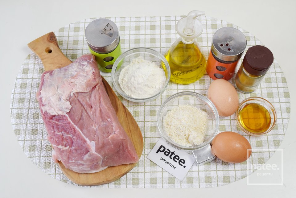 Свинина в желтках и кокосовой панировке - Шаг 1
