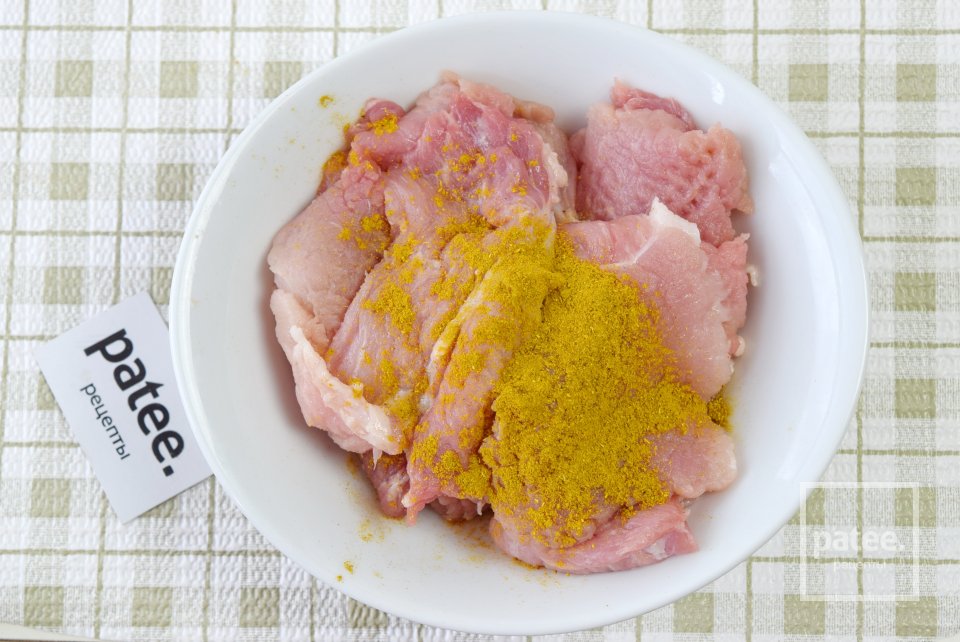 Свинина в желтках и кокосовой панировке - Шаг 4