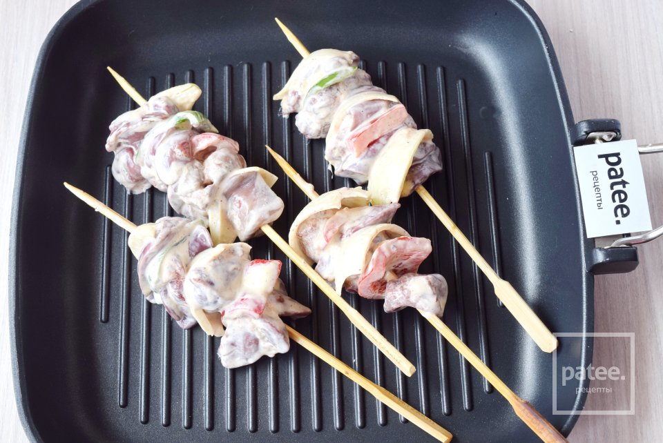Шашлычки из куриной печени - Шаг 12