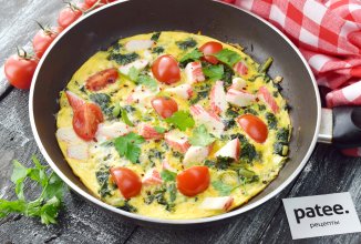 Омлет со шпинатом и крабовыми палочками