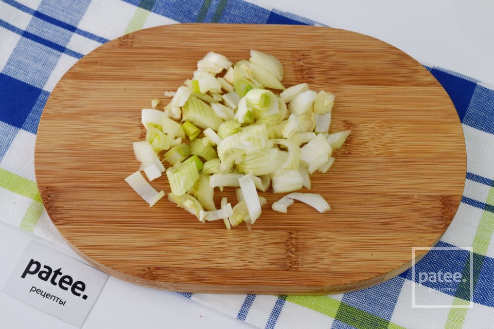 Омлет со шпинатом и крабовыми палочками - Шаг 2