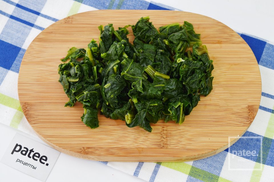 Омлет со шпинатом и крабовыми палочками - Шаг 4