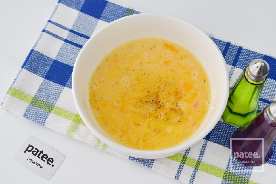 Омлет со шпинатом и крабовыми палочками - Шаг 8