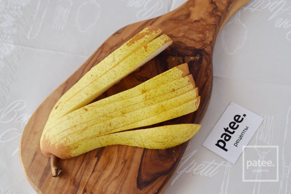 Каталонский салат с грушей, горгондзолой и прошутто - Шаг 3